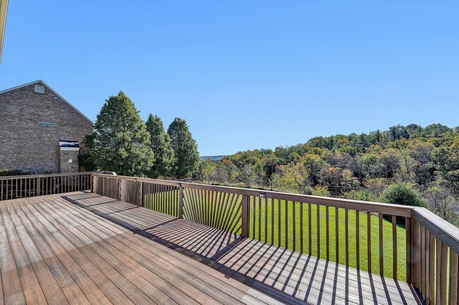 Building Photo - 1147 Belcroft Court