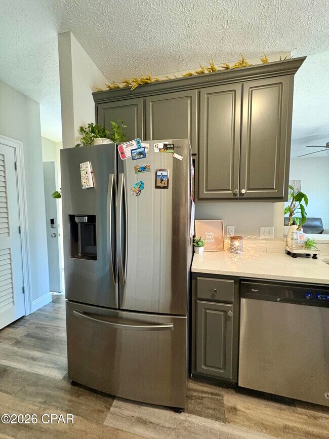 Building Photo - 801 W 17th St