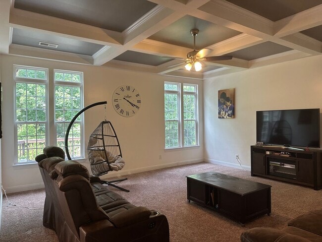 Building Photo - Gorgeous and spacious home in Fort Mill!