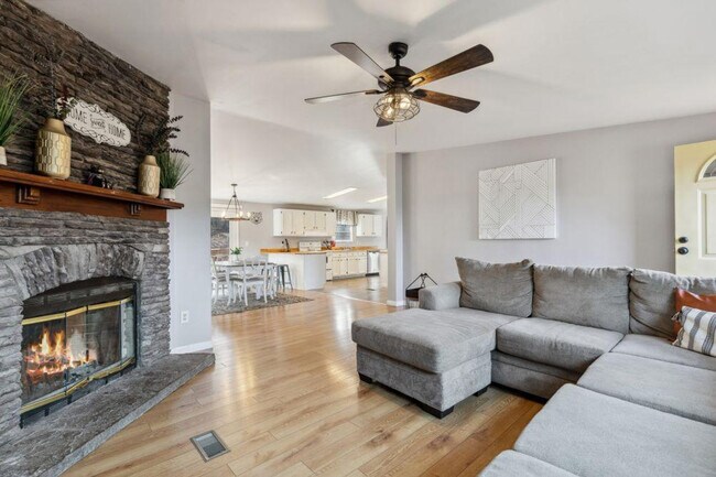 Building Photo - 1009 Sumac Ct