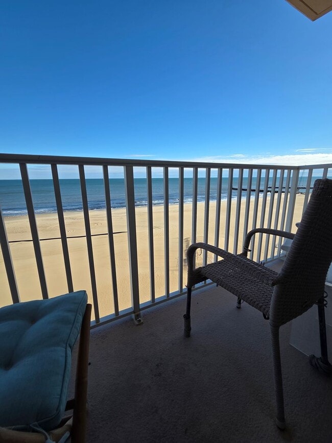 Building Photo - DOLPHIN RUN CONDOMINIUM