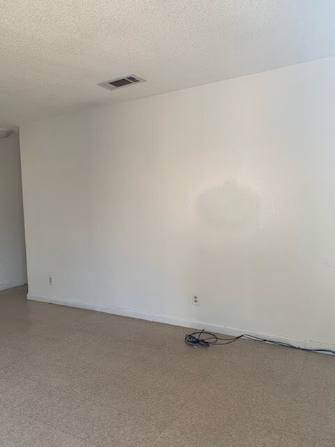 Building Photo - 609 Moore St