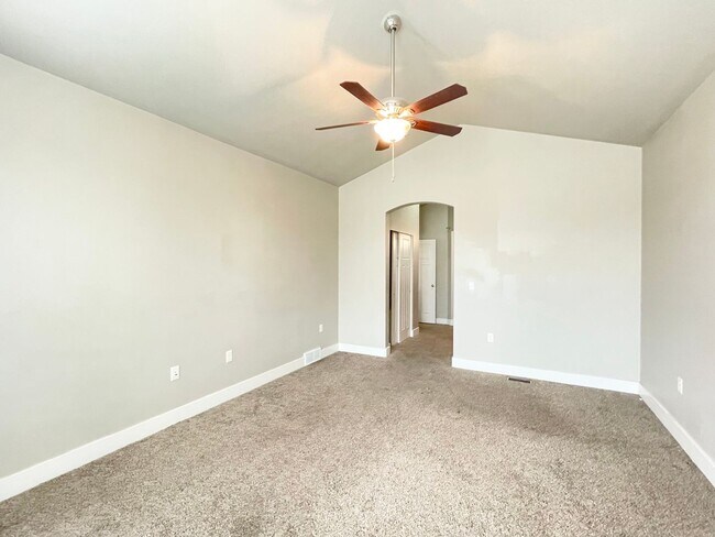 Building Photo - Great Riverton Home Now Available!