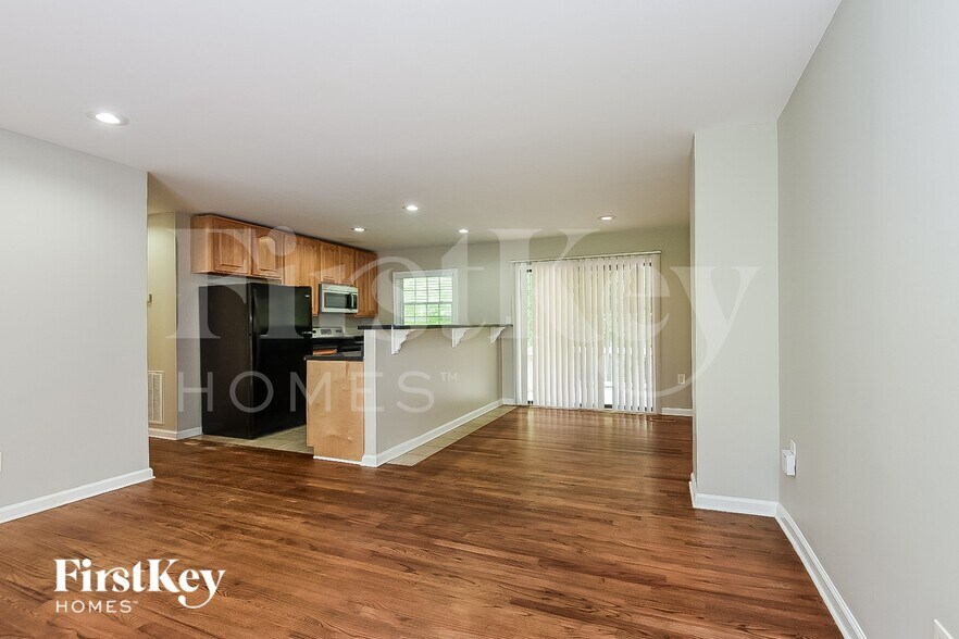 Building Photo - 2340 Melody Ln NW