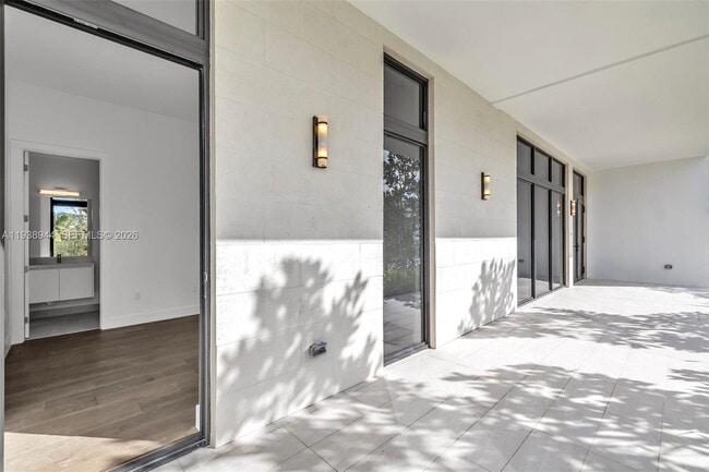 Building Photo - 16699 Botaniko Dr N