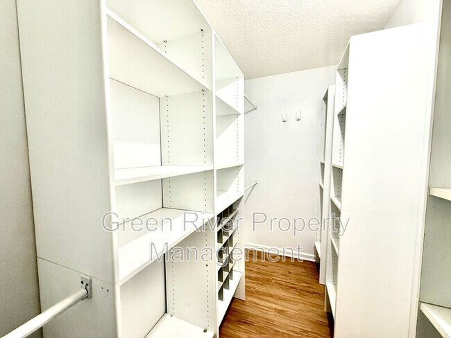 Building Photo - 1701 Covington Ln
