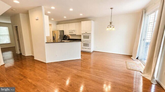 Building Photo - 9147 Cascade Falls Dr