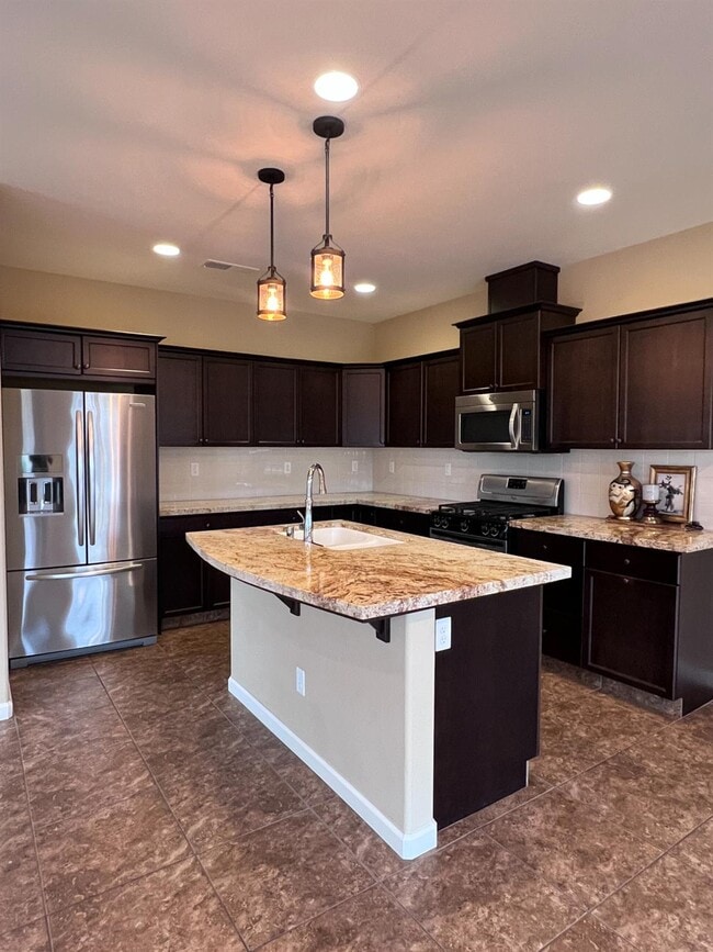 Building Photo - 2020 Makenna Dr