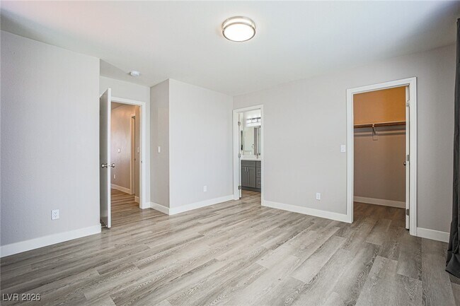 Building Photo - 9456 Rainfall Ave