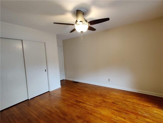 Building Photo - 3215 Cherry Ln