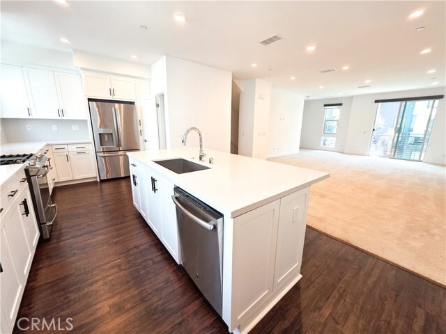 Building Photo - 164 Placemark