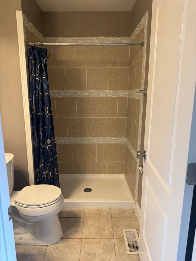 Building Photo - 292 Middlebury Ct