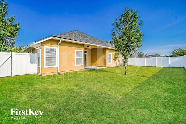 Building Photo - 2402 Bentshire Dr