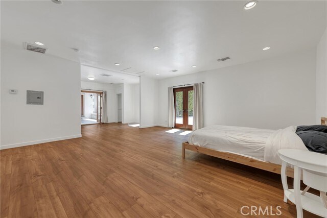 Building Photo - 11159 La Maida St