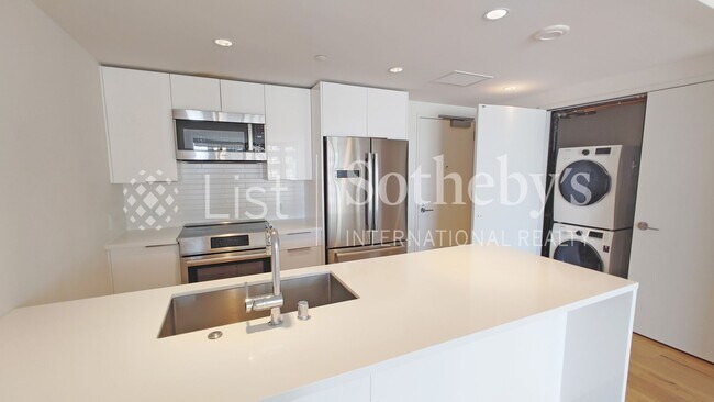 Building Photo - Ae'o #1909  |  Honolulu, HI