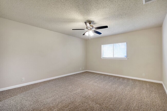 Building Photo - Fully Renovated Single-Story Brick Home in...
