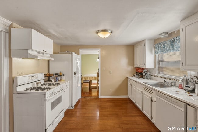 Building Photo - 26 St Augustine St