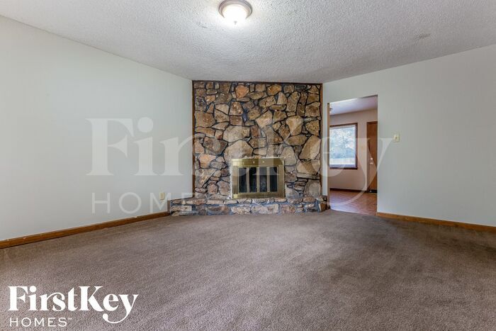 Building Photo - 5982 Rosewind Cir W
