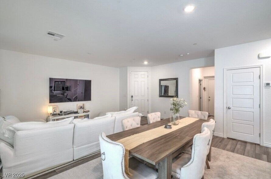 Building Photo - 7318 N Decatur Blvd