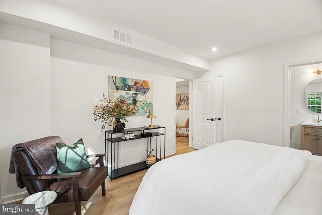 Building Photo - 2007 Key Blvd