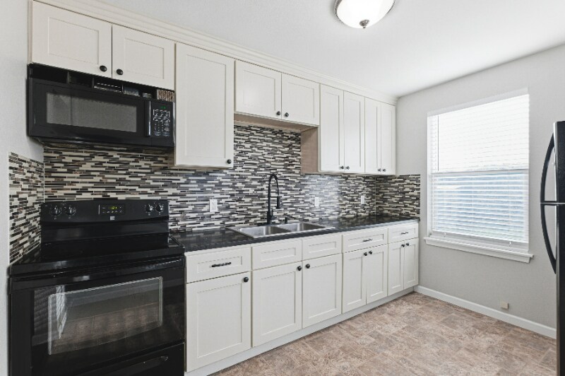 Building Photo - 1506-1506 110th St S