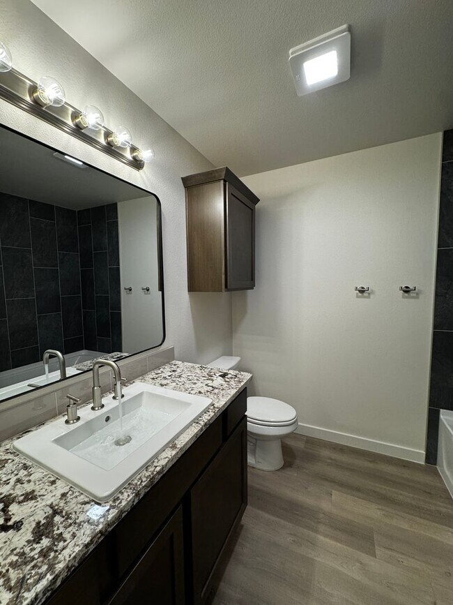 Building Photo - Fabulous Luxury Newer 2026 Build 3/2/2