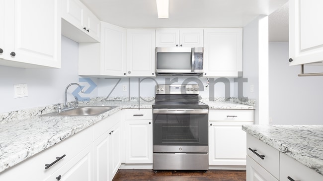 Building Photo - 429 Sheoah Blvd