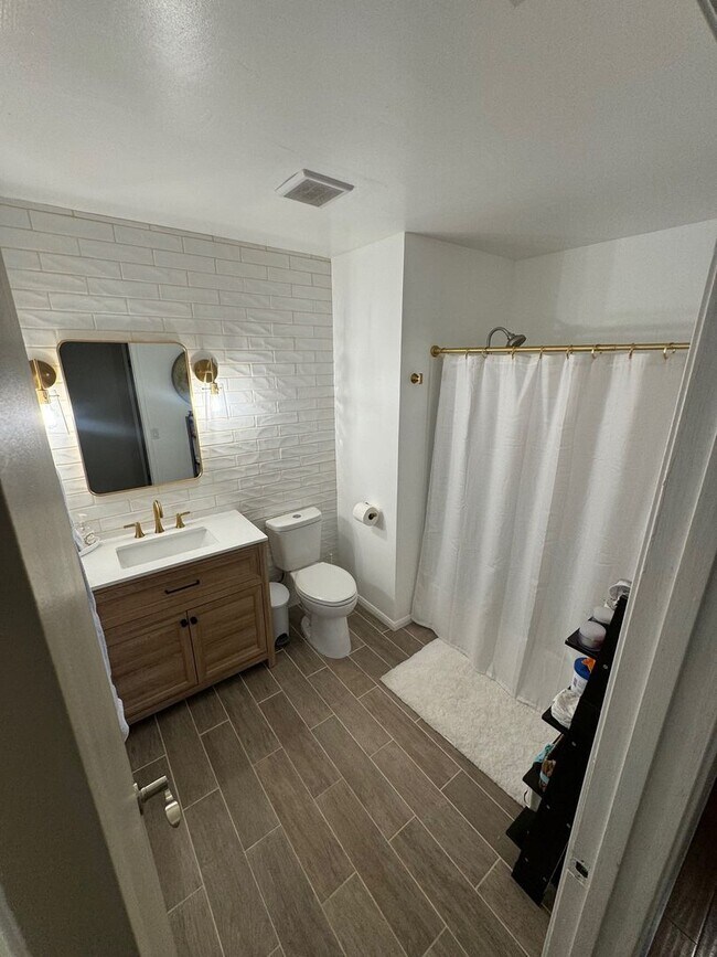 Building Photo - Coming soon!! beautiful spacious 3 bedroom...