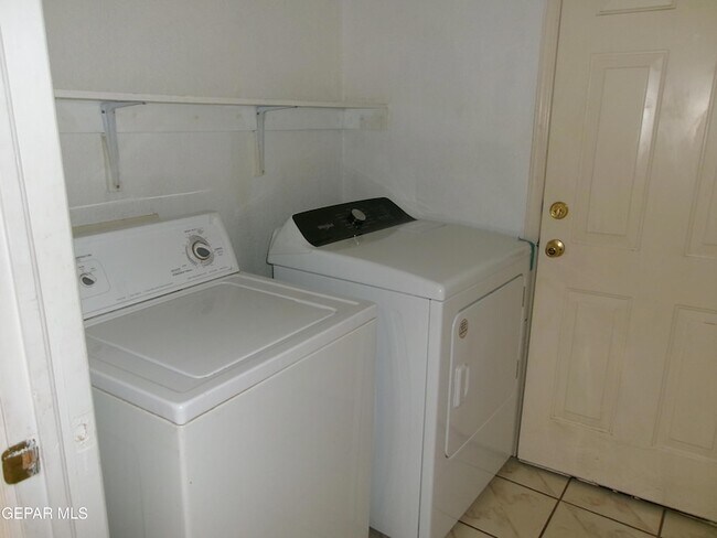 Building Photo - 118 Tierra Vista Dr