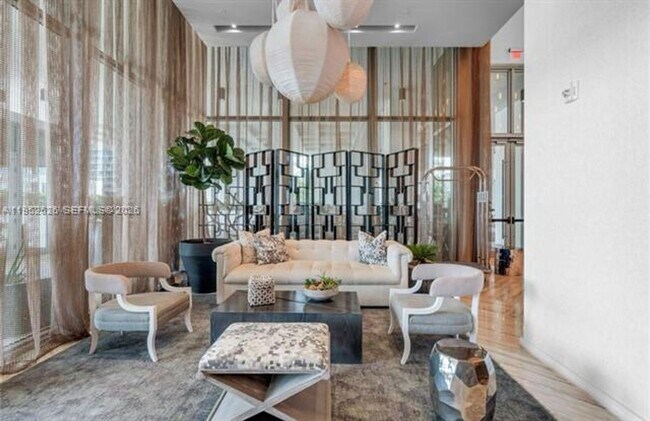 Building Photo - 2900 NE 7th Ave