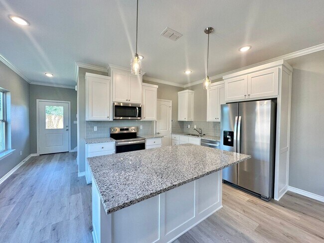 Building Photo - 6213 Villa Rosa Way