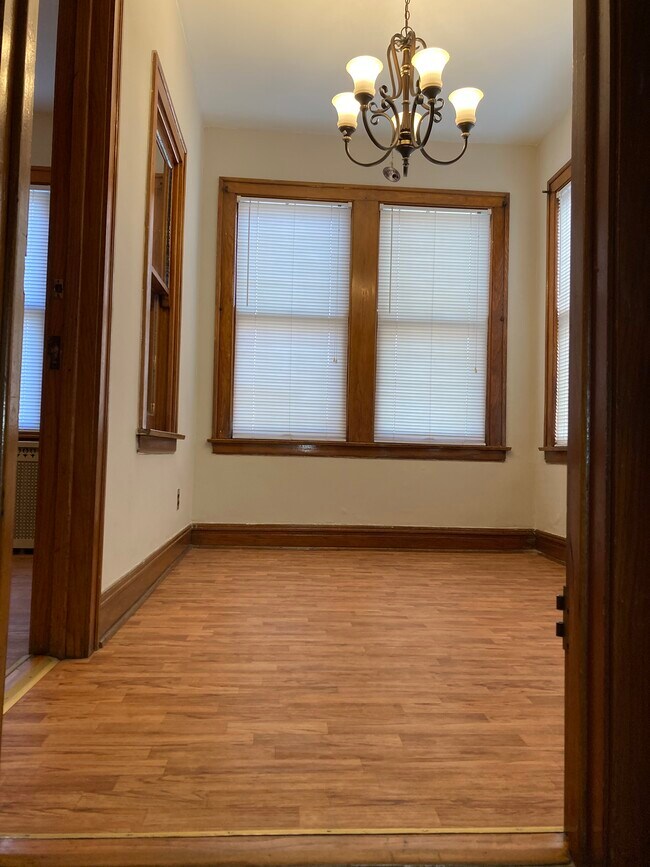 Building Photo - 3017 W 39th Plz