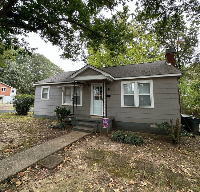 2 Bedroom/1 Bathroom Cottage - Florence, AL - 2 Bedroom/1 Bathroom Cottage - Florence,  AL