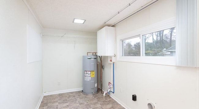 Building Photo - 2423 Shafer St
