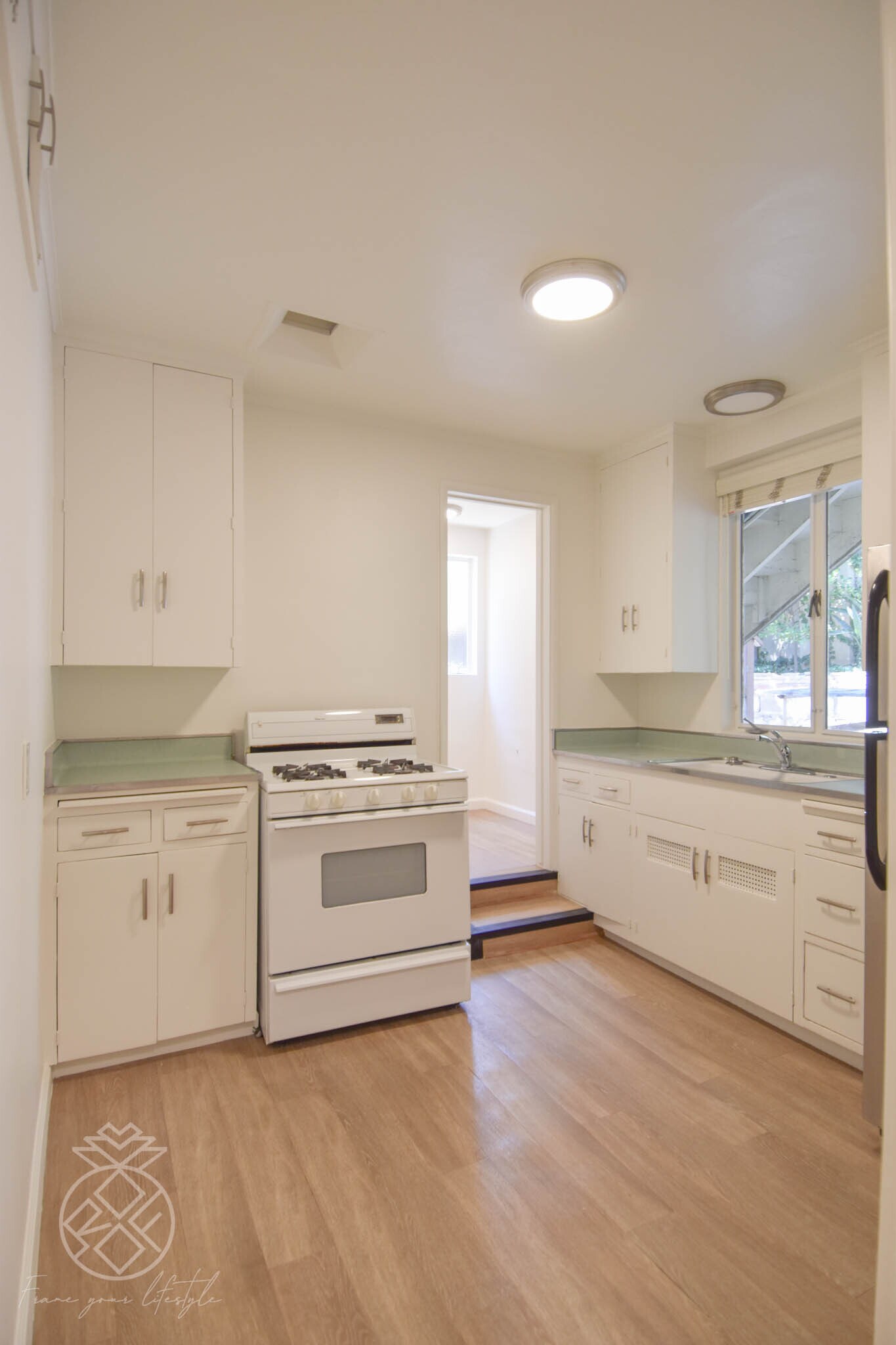 Building Photo - 2262 Fox Hills Dr