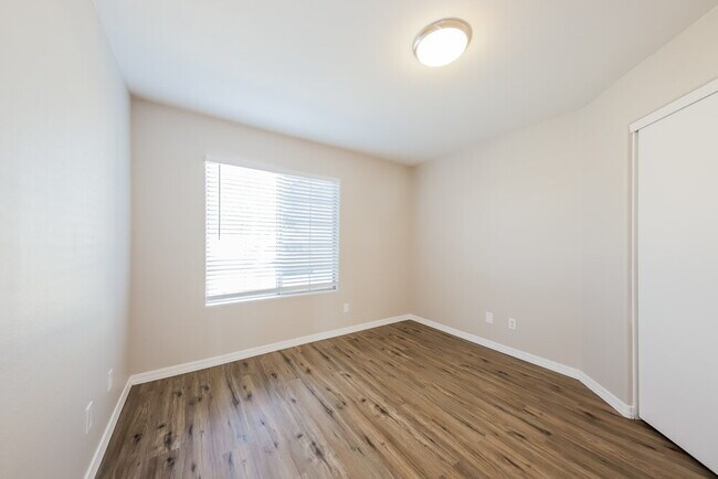 Building Photo - 15317 N 85th Ave