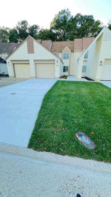 Building Photo - 732 Hecate Dr