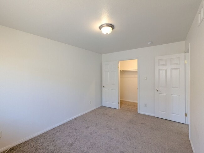 Building Photo - Great Single Story Condo!