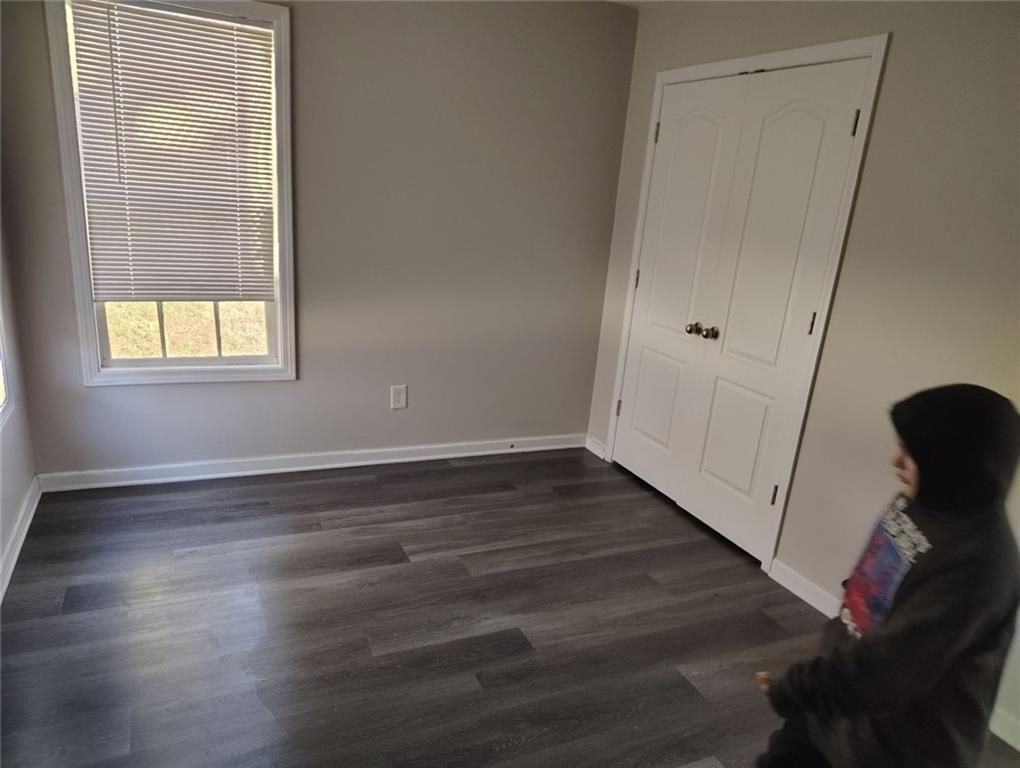 Building Photo - 85 Hollow Ct