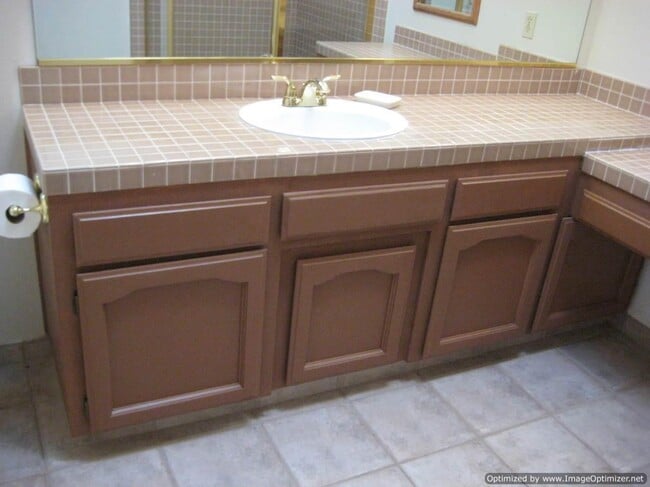 Building Photo - 1826 E Shea Dr