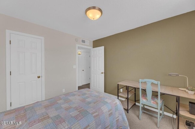 Building Photo - 1121 Regal Ridge Dr