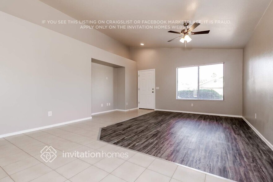 Building Photo - 15901 W Elm St