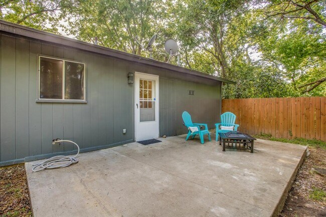 Building Photo - 1109 Gardner Cove