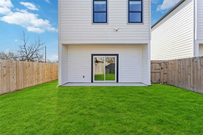 Building Photo - 2217 Lee St