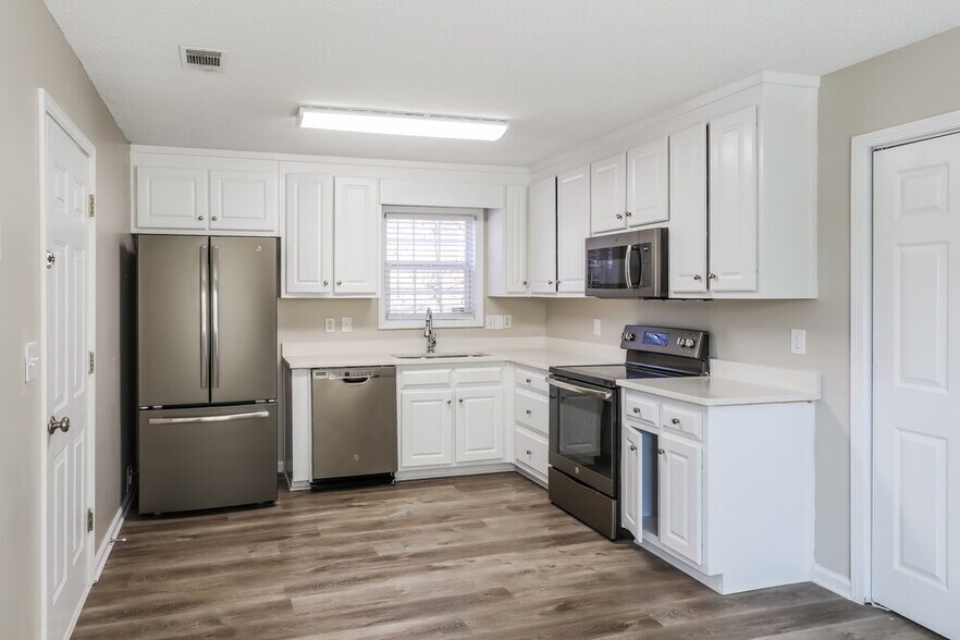 Building Photo - 2662 Sam Calvin Dr