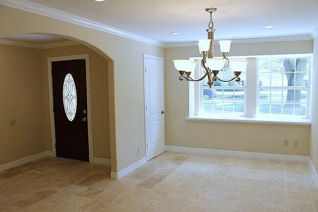 Building Photo - 5738 Willowbend Blvd