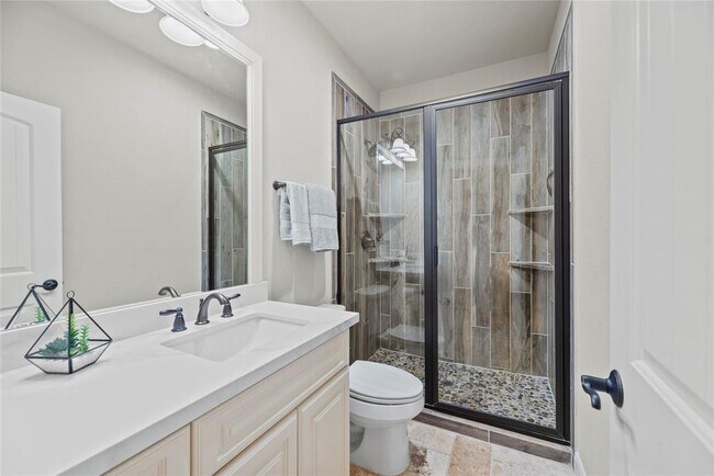 Building Photo - 32711 Wales Cir