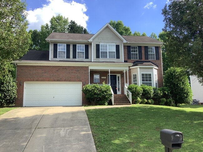 Building Photo - 2106 Forest Edge Dr