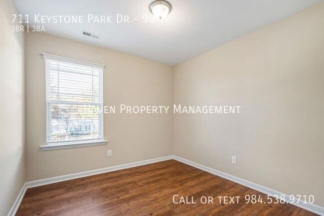 Building Photo - 711 Keystone Park Dr