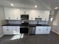 Building Photo - 969 Elgin St